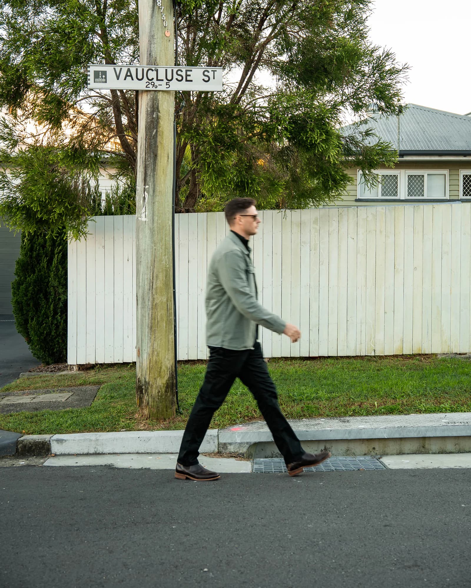 Buying in Tarragindi | the valley, the ridges and the catchment line